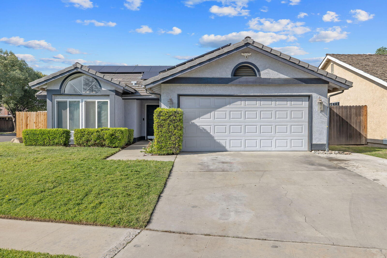 Property Photo: 1007 N Atwood Street CA 93291