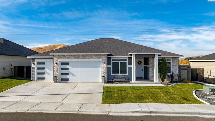 Property Photo:  509 Annapurna Ave  WA 99353