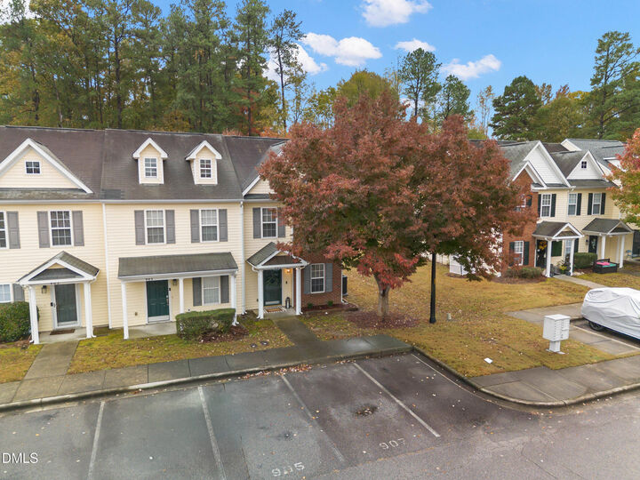 Property Photo: 907 Savin Landing NC 27545