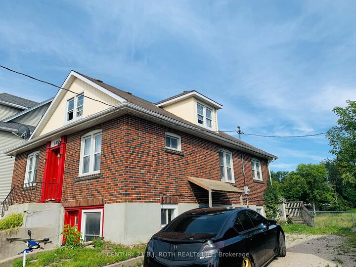 Property Photo:  156 Dunlop Street W  ON L4N 1B2 