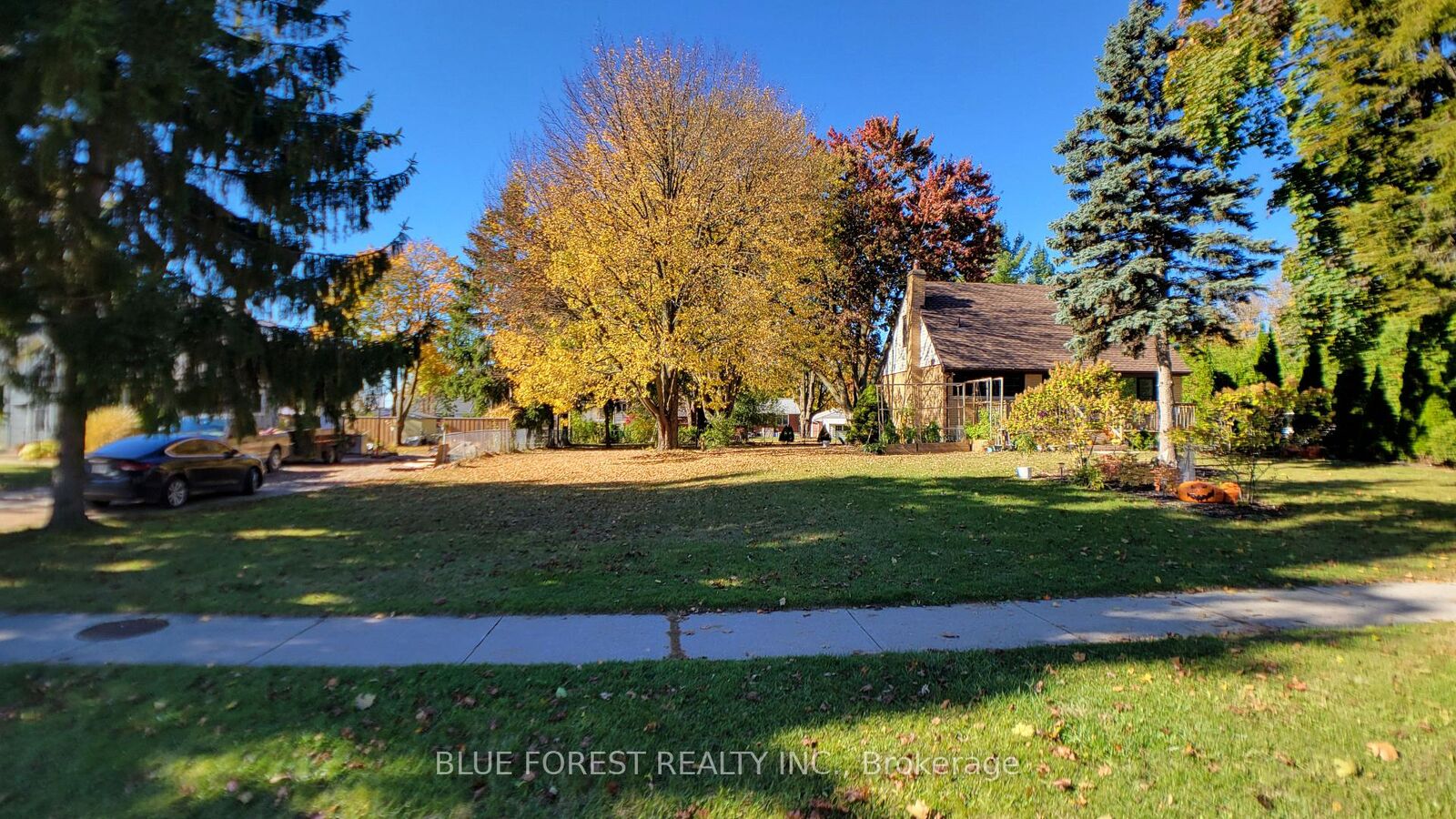 Property Photo:  947 Dearness Drive  ON N6E 1N6 