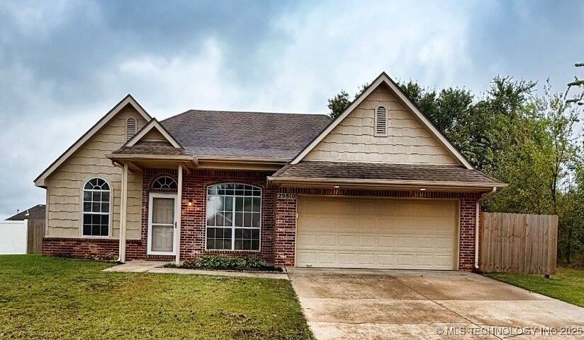 Property Photo:  29810 E 137th Place  OK 74429 