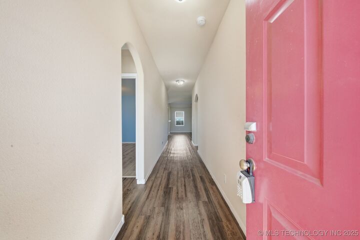 Property Photo:  6057 E 147th Street S  OK 74008 