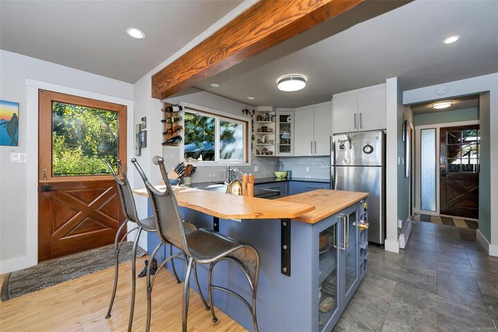 Property Photo: 277 Maliview Dr BC V8K 1B1