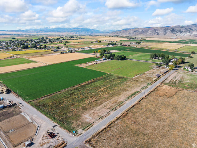 Property Photo: 185 E 650 N 4 UT 84754