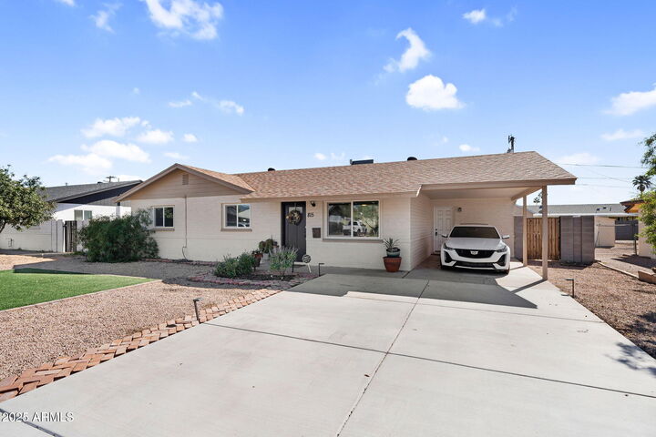 Property Photo: 815 W Elna Rae Street AZ 85281