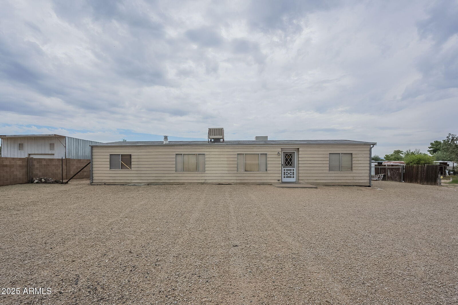 Property Photo:  2610 E Tonto Lane  AZ 85050