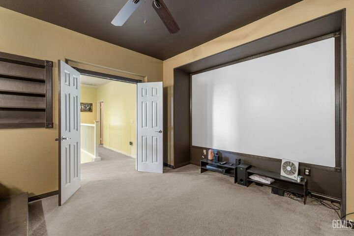 Property Photo:  10114 Oporto Way  CA 93306 