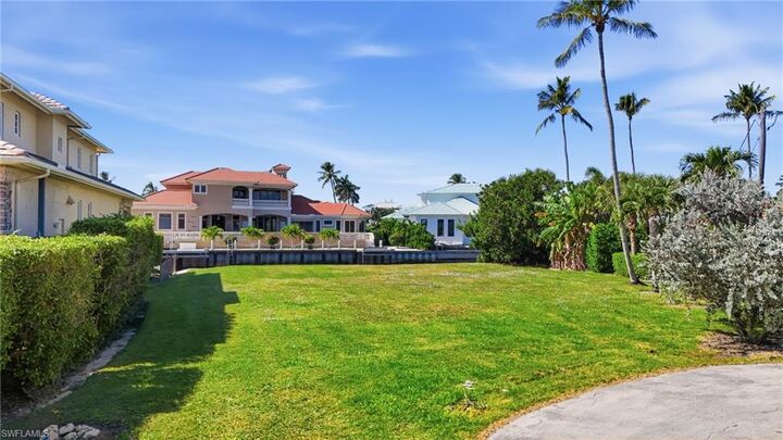 Property Photo:  1510 Mullet Ln  FL 34102 