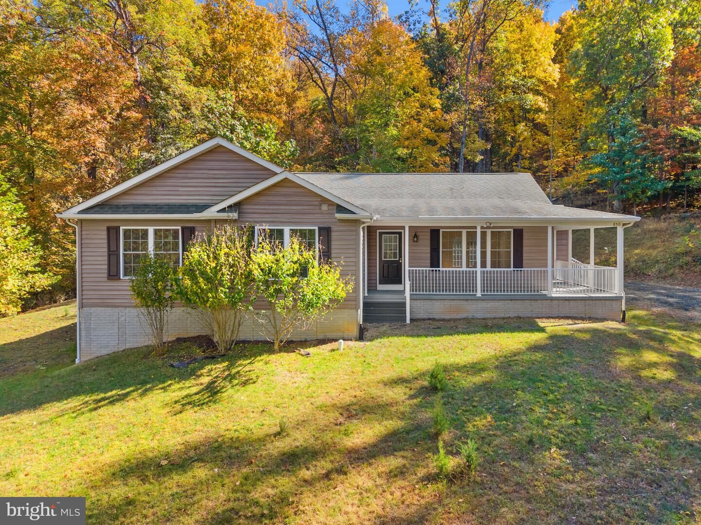 Property Photo: 850 Timberland Manor VA 22610