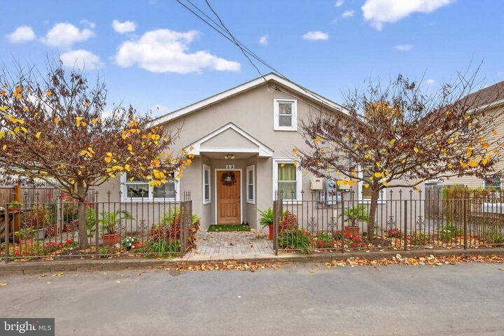 Property Photo:  4 Fifth Street  NJ 08533 