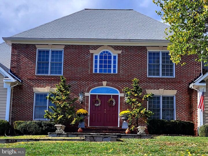 Property Photo:  1 Ayr Street SW  VA 20175