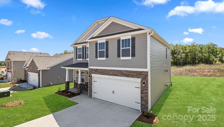 Property Photo:  608 Country Oak Drive  NC 28804