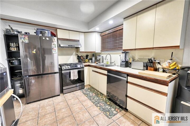 Property Photo:  3313 Banta Road  NJ 07080 