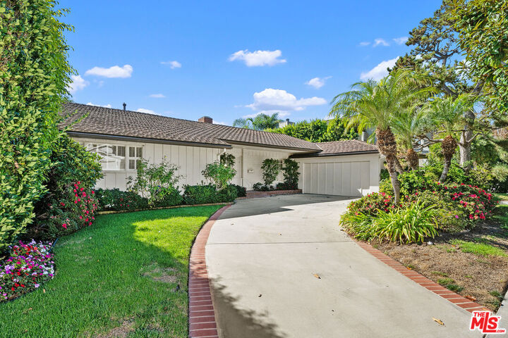 Property Photo:  13208 Jonesboro Pl  CA 90049