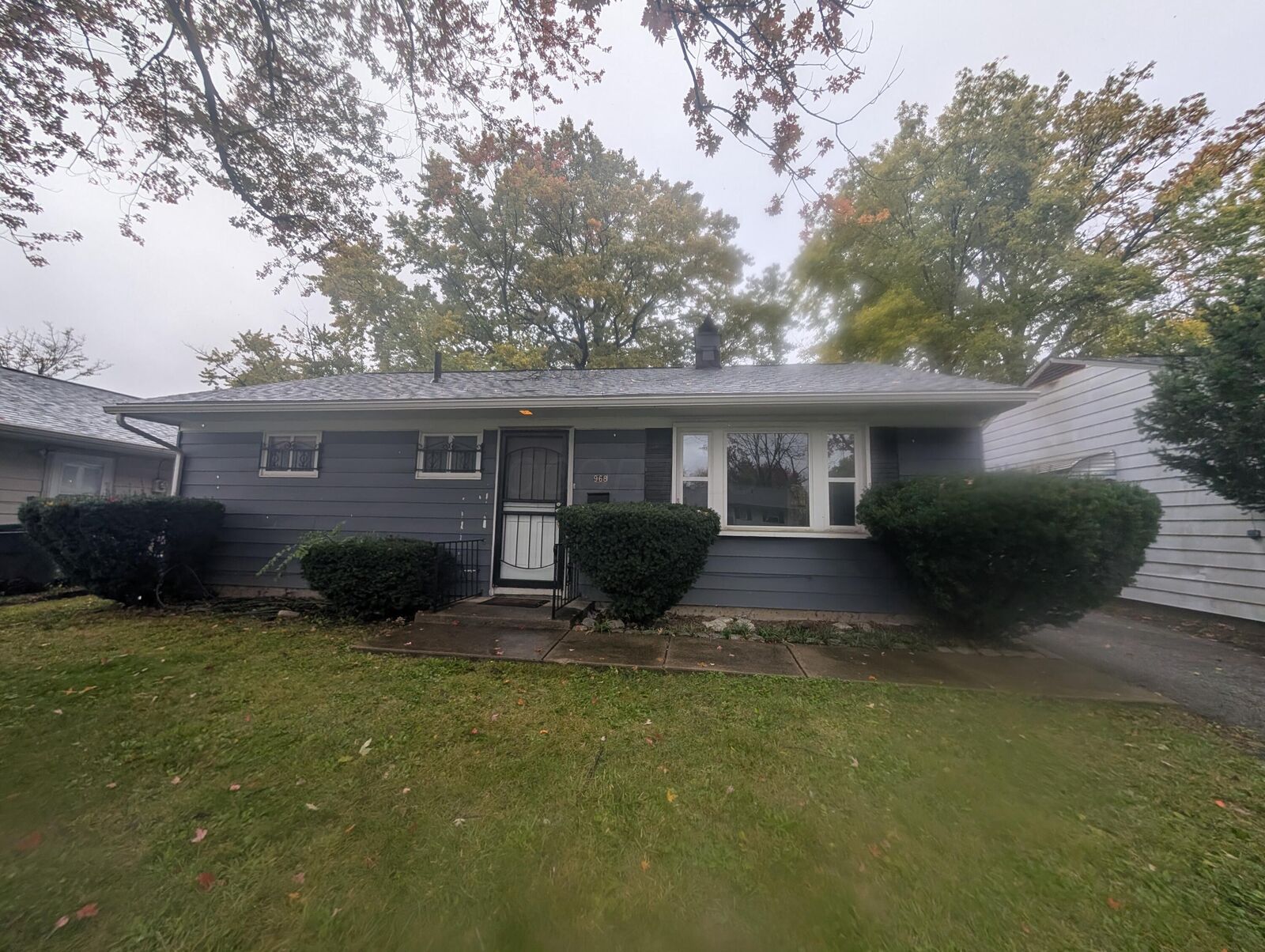 Property Photo: 968 Duxberry Avenue OH 43211