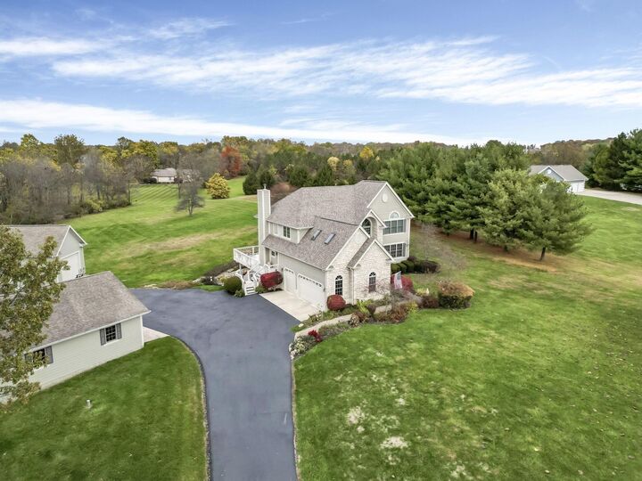 Property Photo: 45 Mallard Point OH 43025