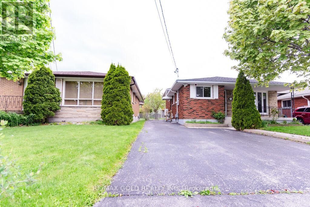 Property Photo:  54 Moxley Drive Bsmt  ON L8T 3Y7 