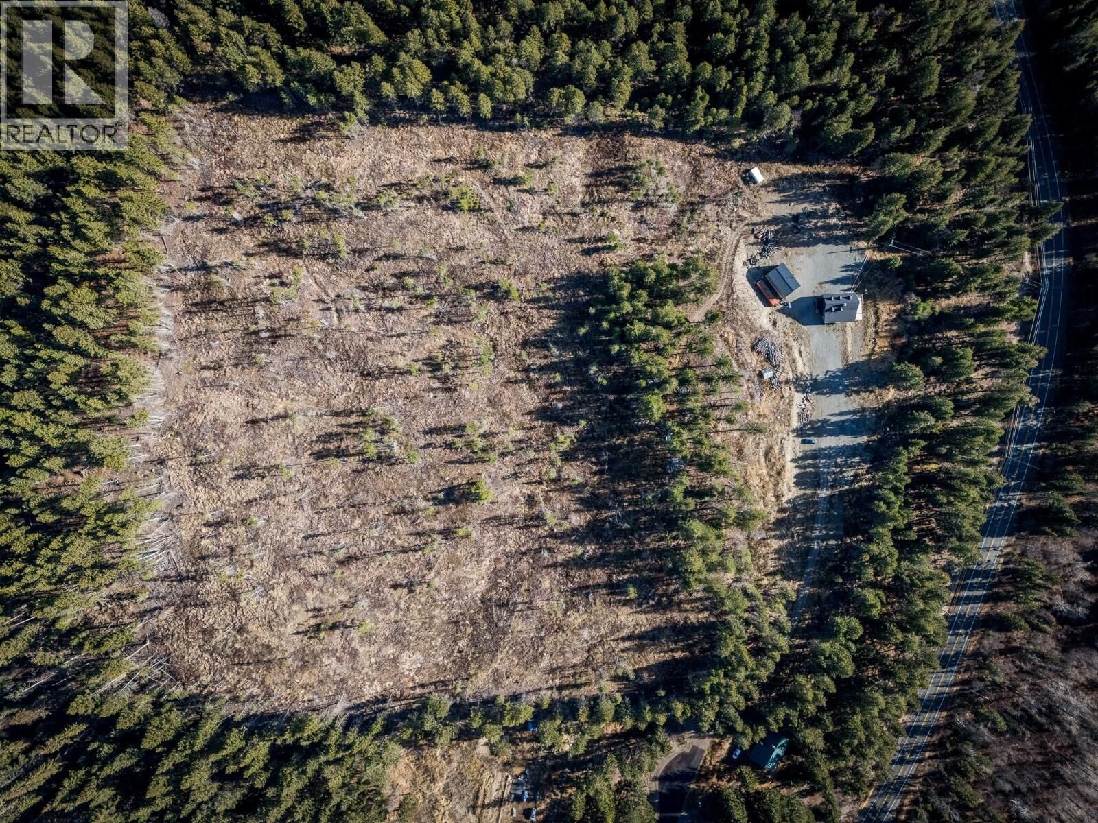 Photo de la propriété:  1951 Heffley-Louis Creek Road  BC V0E 1Z0 