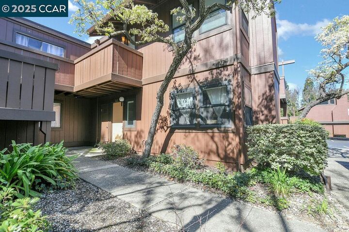 896 Camelback Place  Pleasant Hill CA 94523 photo