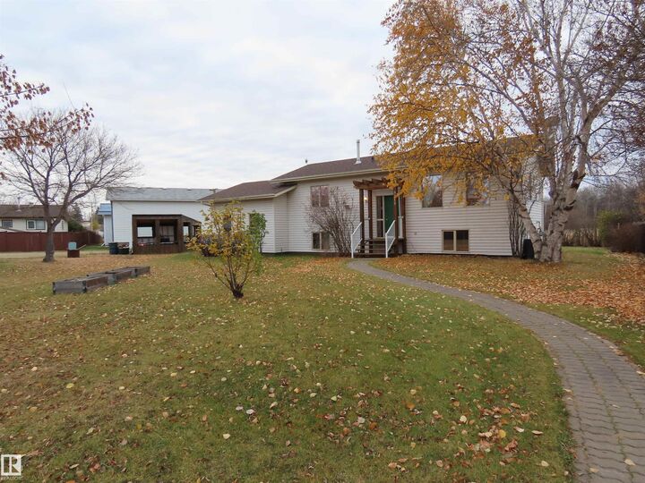 Property Photo: 5215 49 Avenue AB T0E 1V0