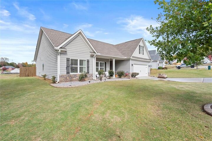 Property Photo:  443 Huntington Lane  GA 30531 