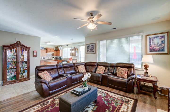 Property Photo:  5884 E Florence Avenue  CA 93727 