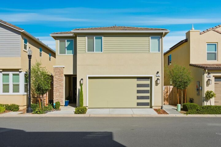 Property Photo:  1107 Significant Way  CA 93636 