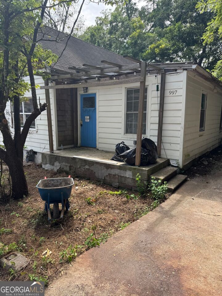 Property Photo:  997 Ira Street SW  GA 30310