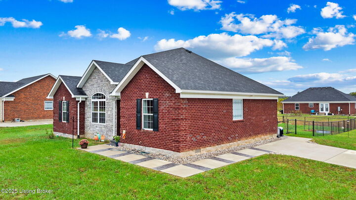 Property Photo: 113 Amarillo Ln KY 40013