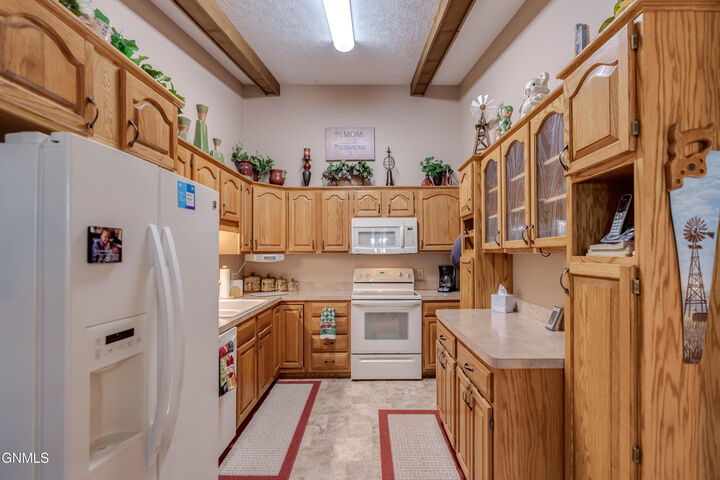 Property Photo:  2976 Ontario Lane  ND 58503 