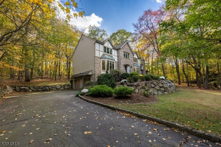 Property Photo:  2 Denise Dr  NJ 07405 