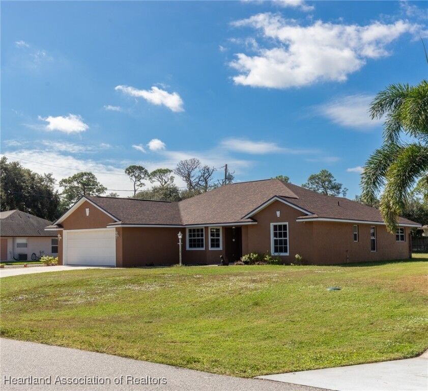 Property Photo: 3607 Westminster Road R FL 33875