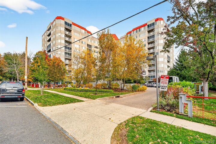 Property Photo:  10 Stewart Place 2dw  NY 10603