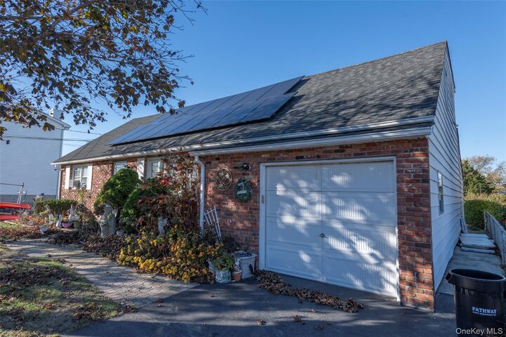 Property Photo: 7 Fairlawn Court NY 11967