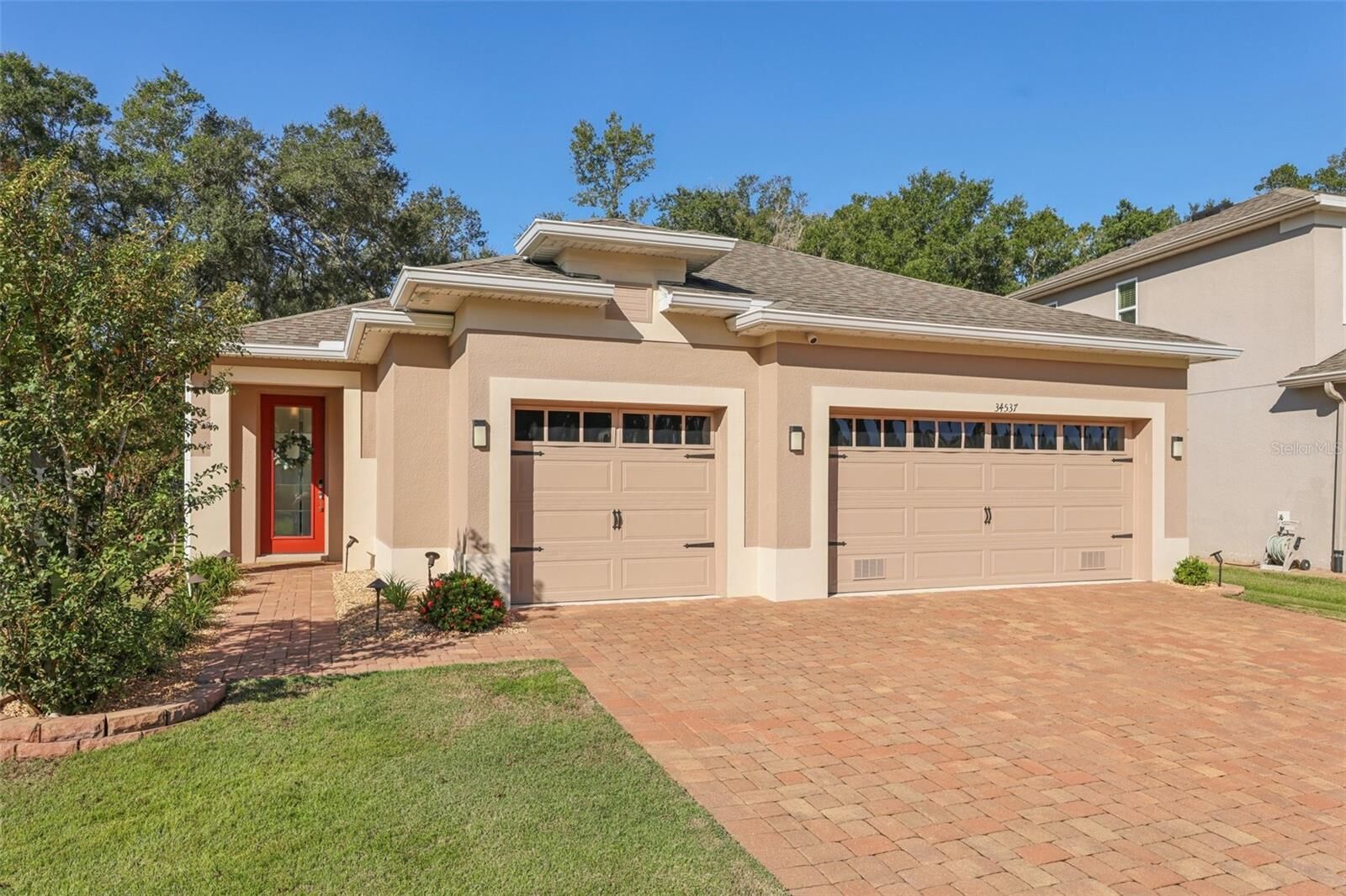 Property Photo: 34537 Salerno Circle FL 32776