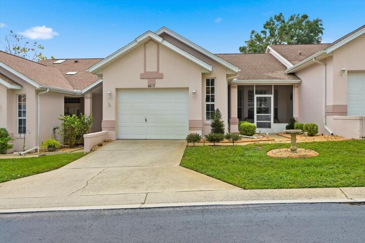 Property Photo:  6812 E Queensbury Lane  FL 34452