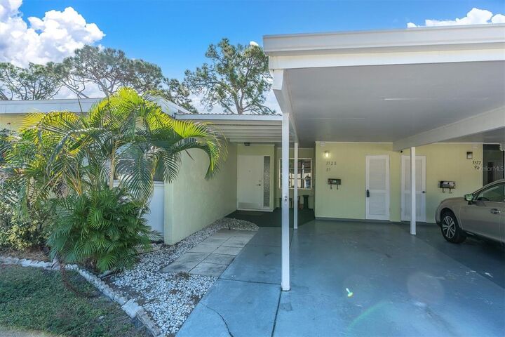 Property Photo: 3528 Silver Pine Court 89 FL 34231