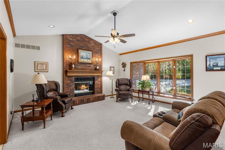 Property Photo:  16 York Lane  MO 63089 