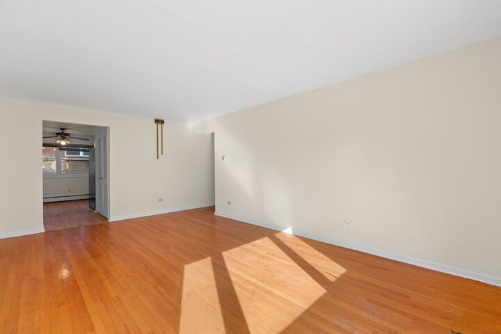 Property Photo:  8121 S King Drive B2  IL 60619 