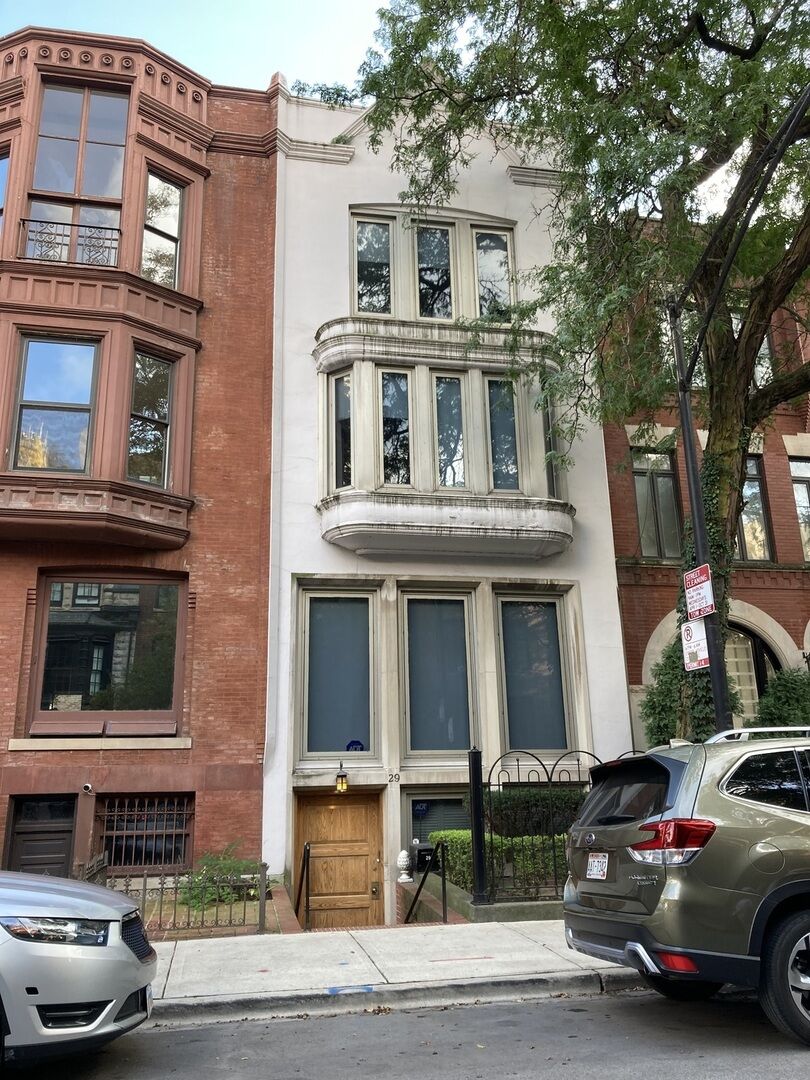 Property Photo:  29 E Scott Street  IL 60610 