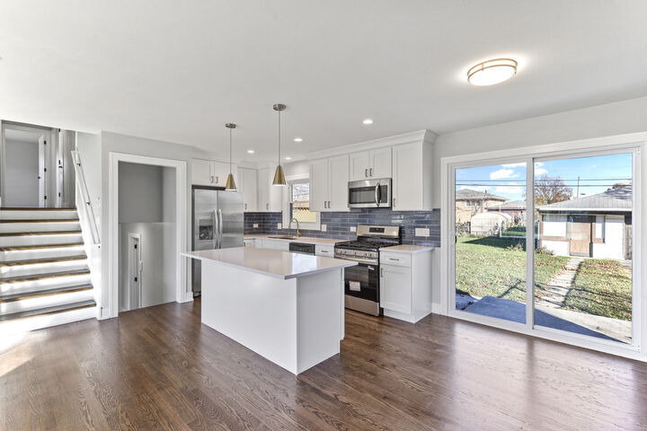 Property Photo: 8409 Newland Avenue IL 60459