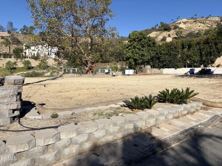 Property Photo:  999 San Clemente Way  CA 93010