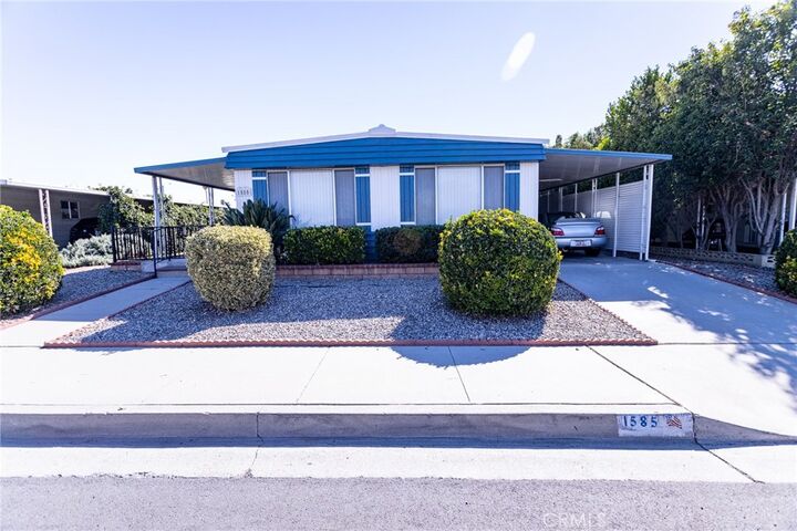1585 W Johnston  Hemet CA 92543 photo
