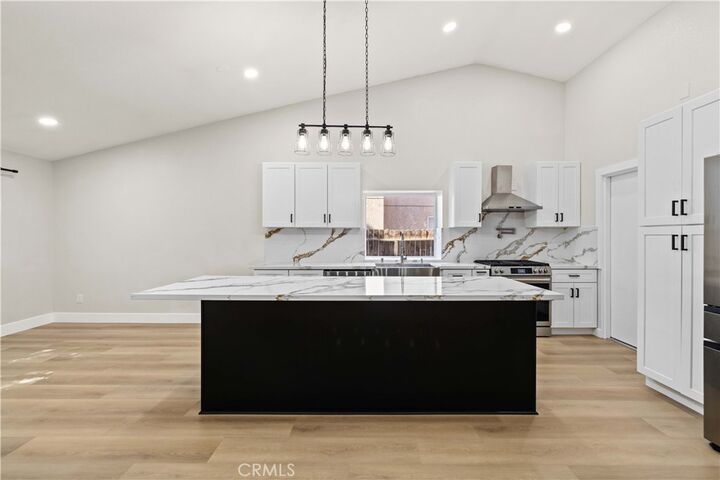 Property Photo:  1008 E Avenue J7  CA 93535 