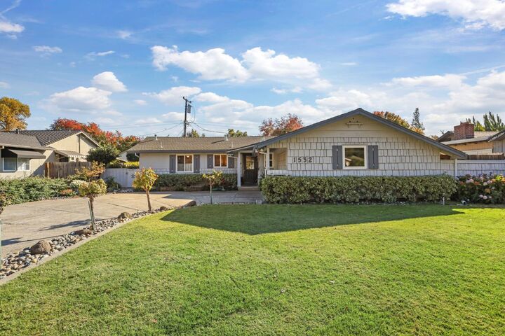 Property Photo:  1532 Burnside Way  CA 95207 