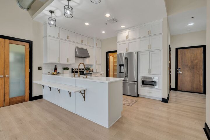 Property Photo:  205 31st Ave N 303  TN 37203 