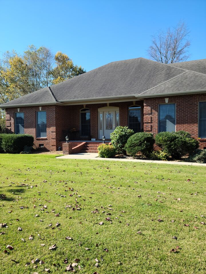 Property Photo:  261 Bell Dr W  TN 37398 