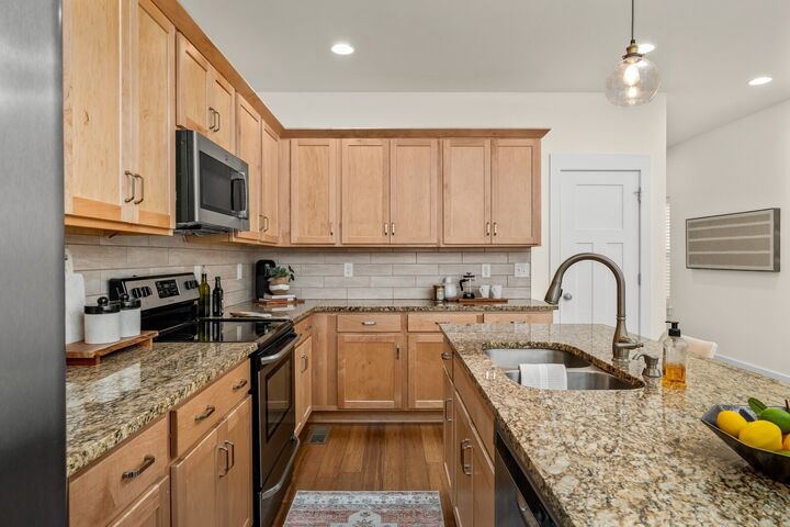 Property Photo: 1734 McKinney Ave TN 37208