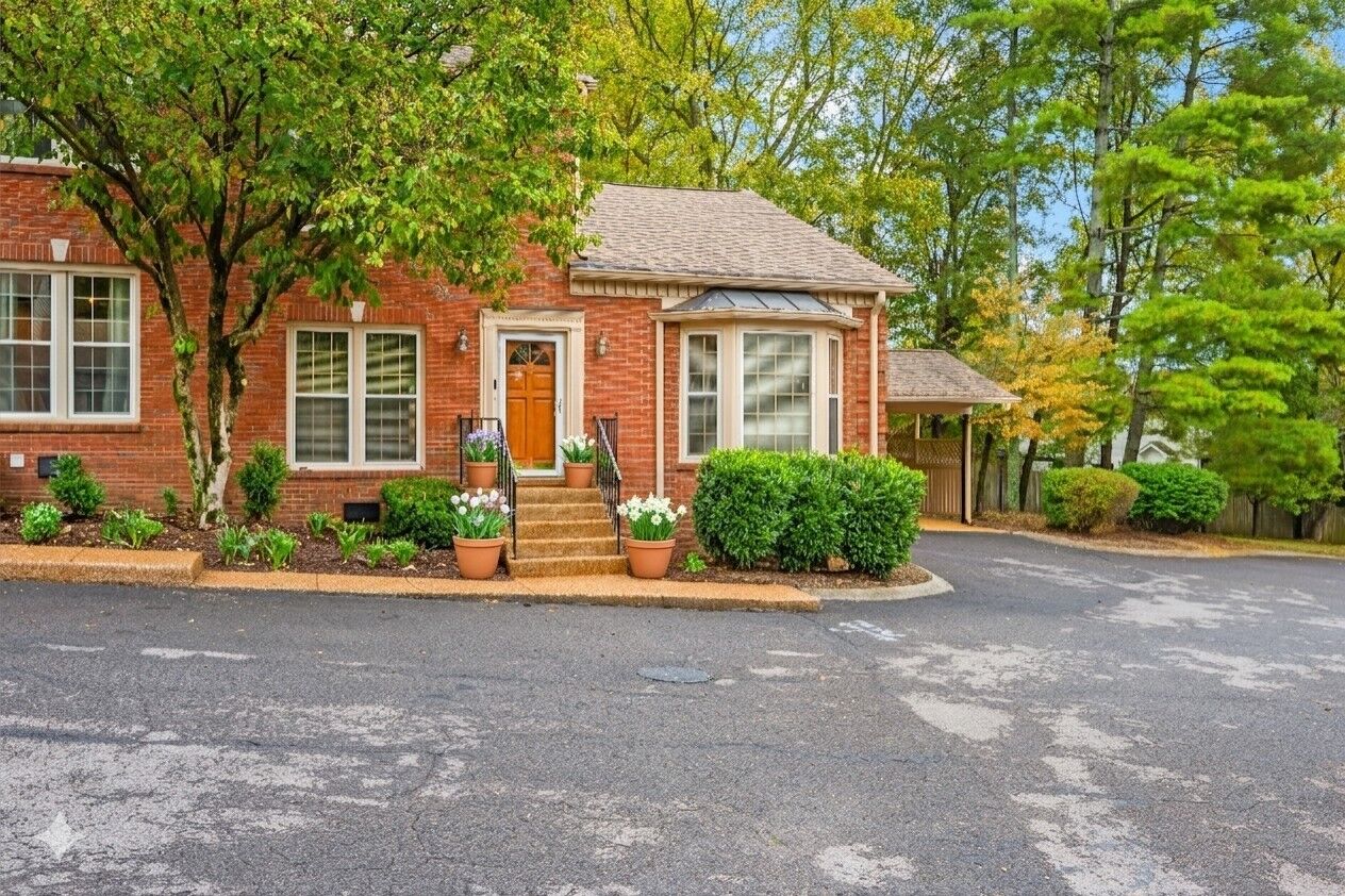 Property Photo:  9 Sharonwood Dr  TN 37215 